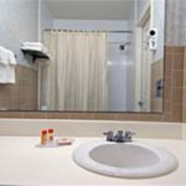 Diamond Carlisle Hotel Екстериор снимка