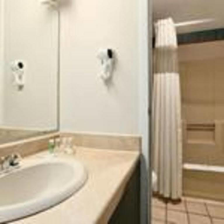 Diamond Carlisle Hotel Екстериор снимка